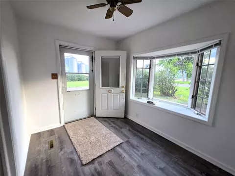 Entry Way - 105 2nd Ave NW, Dutton, MT 59433 photo 1 of 9