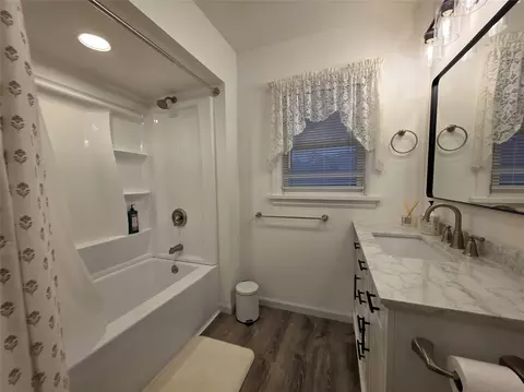 Bath - 105 2nd Ave NW, Dutton, MT 59433 photo 3 of 3