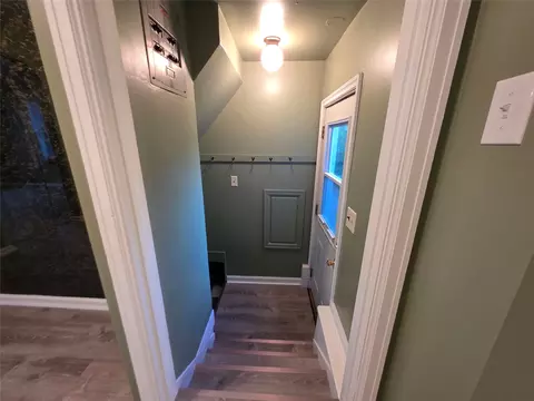 Entry Way - 105 2nd Ave NW, Dutton, MT 59433 photo 2 of 9