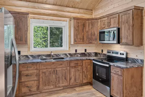 Kitchen - 84 Dead End Way, Libby, MT 59923 photo 3 of 3