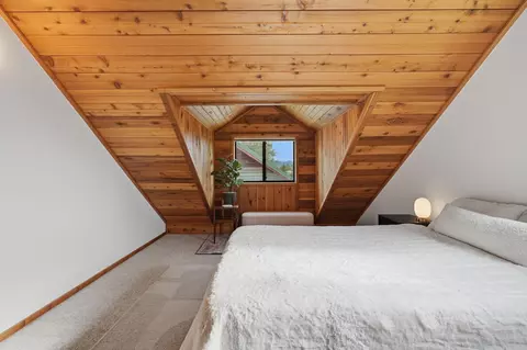 Bedroom - 217 Lower Rainbow Rd, Bozeman, MT 59718 photo 6 of 7
