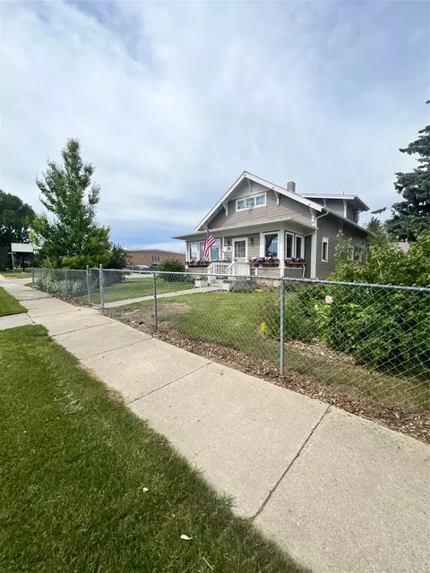 Exterior - 724 4th St, Valier, MT 59486 photo 12 of 17