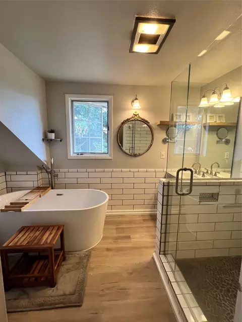 Bath - 724 4th St, Valier, MT 59486 photo 4 of 5