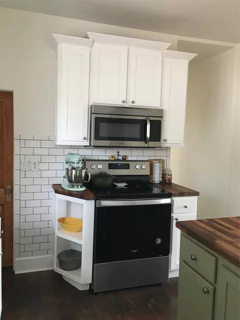 Kitchen - 724 4th St, Valier, MT 59486 photo 3 of 8