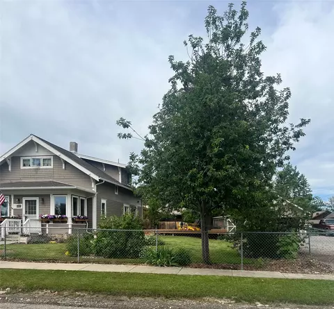 Exterior - 724 4th St, Valier, MT 59486 photo 17 of 17