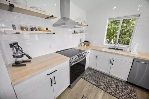 Kitchen - 280 Holt Dr, Bigfork, MT 59911 photo 6 of 8