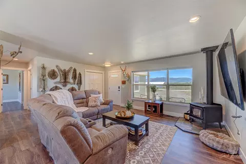 Living - 11 Ashley Dr, Townsend, MT 59644 photo 2 of 4
