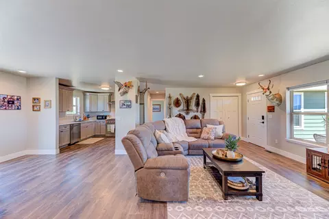 Living - 11 Ashley Dr, Townsend, MT 59644 photo 3 of 4