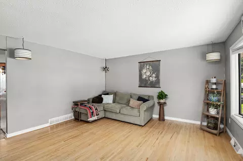 Living - 625 Riverview Dr E, Great Falls, MT 59404 photo 1 of 4