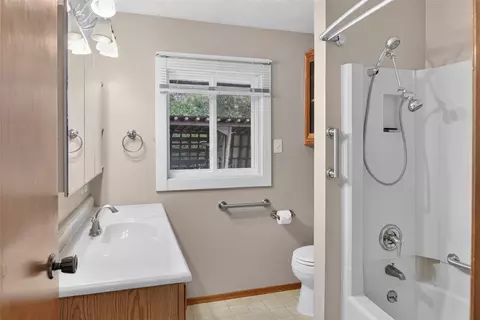 Bath - 421 Warren Rd, Libby, MT 59923 photo 1 of 2