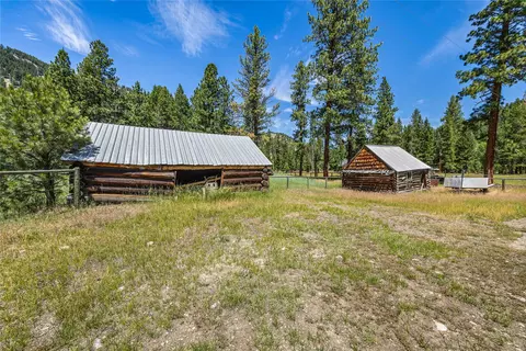 Exterior - 9786 W Fork Rd, Darby, MT 59829 photo 9 of 13