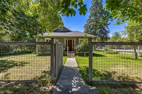 Exterior - 403 S 7th St, Hamilton, MT 59840 photo 3 of 12