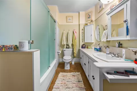 Bath - 403 S 7th St, Hamilton, MT 59840 photo 1 of 2