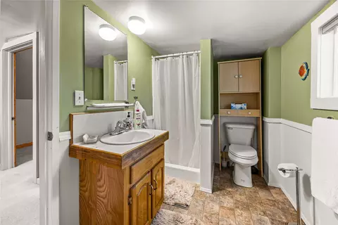 Bath - 403 S 7th St, Hamilton, MT 59840 photo 2 of 2