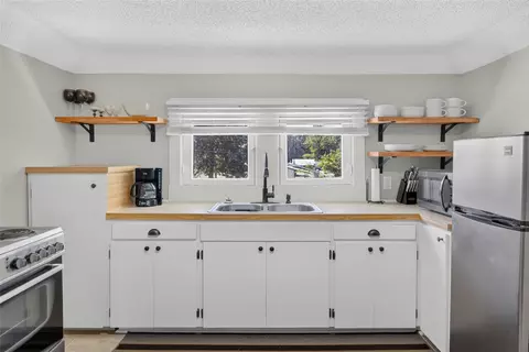 Kitchen - 322 Nevada Ave, Libby, MT 59923 photo 4 of 4
