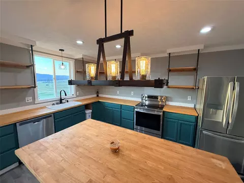 Kitchen - 8 Charles Hill Rd, Plains, MT 59859 photo 1 of 6