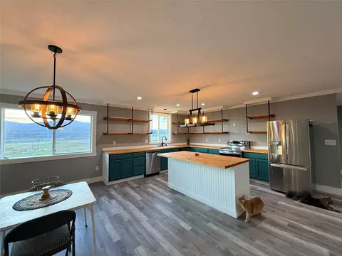 Kitchen - 8 Charles Hill Rd, Plains, MT 59859 photo 5 of 6