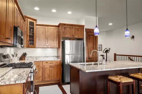 Kitchen - 659 Commerce St, Bigfork, MT 59911 photo 5 of 7