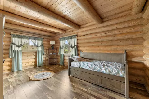Bedroom - 17248 Pole Gulch Rd, Three Forks, MT 59752 photo 3 of 3