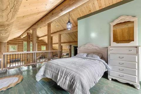 Bedroom - 17248 Pole Gulch Rd, Three Forks, MT 59752 photo 2 of 3