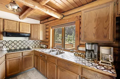 Kitchen - 47 Scenic Valley Ln, Cascade, MT 59421 photo 2 of 5