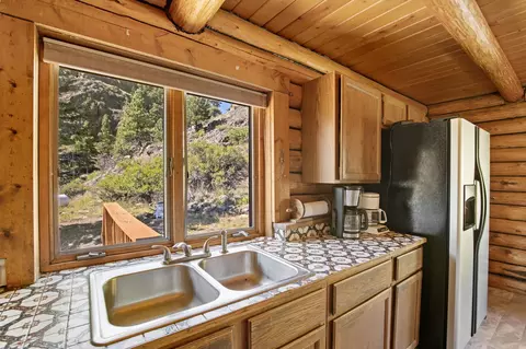 Kitchen - 47 Scenic Valley Ln, Cascade, MT 59421 photo 5 of 5