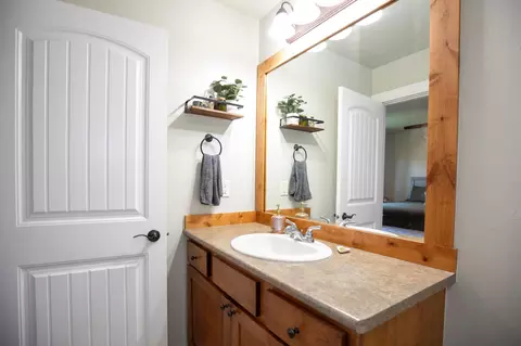 Bath - 120 Tailfeather Ln #C, Bozeman, MT 59718 photo 4 of 6