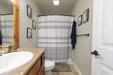 Bath - 120 Tailfeather Ln #C, Bozeman, MT 59718 photo 1 of 6