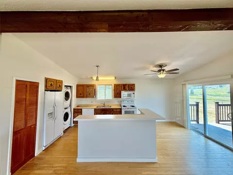 Kitchen - 6 Meadowlark Sq, Cascade, MT 59421 photo 4 of 4