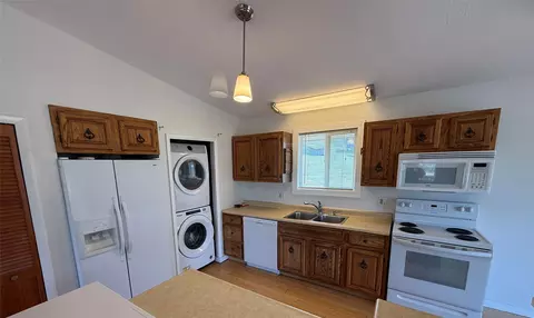 Kitchen - 6 Meadowlark Sq, Cascade, MT 59421 photo 3 of 4