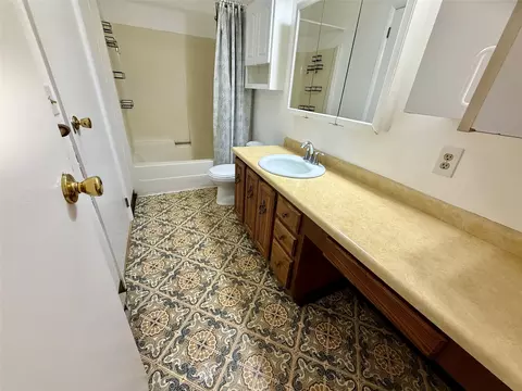 Bath - 6 Meadowlark Sq, Cascade, MT 59421 photo 1 of 2