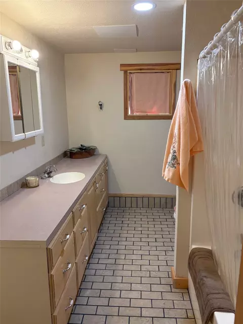 Bath - 673 Elijah Dr, Libby, MT 59923 photo 4 of 6