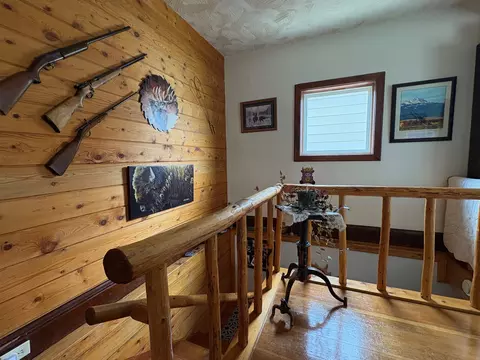 Entry Way - 1136 E Glendale St, Dillon, MT 59725 photo 4 of 5