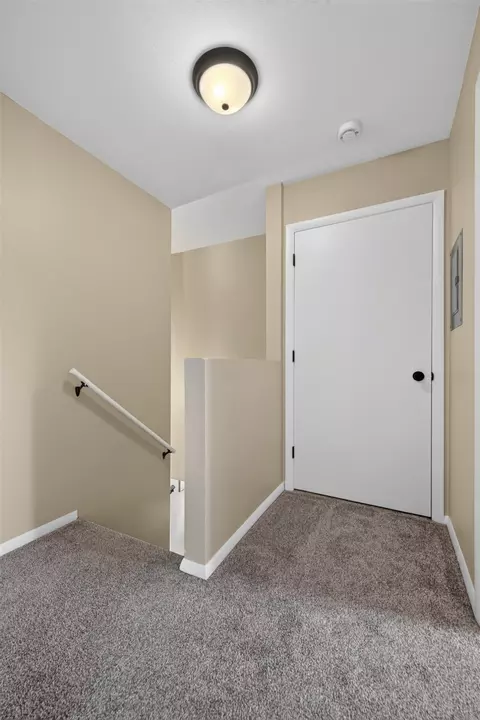 Entry Way - 911 Idlewilde Ct, Helena, MT 59601 photo 4 of 5