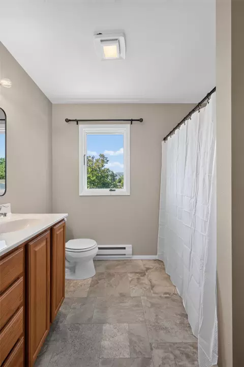 Bath - 911 Idlewilde Ct, Helena, MT 59601 photo 5 of 7