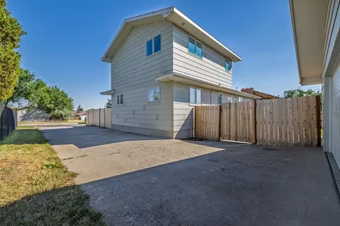 Exterior - 911 Idlewilde Ct, Helena, MT 59601 photo 4 of 13