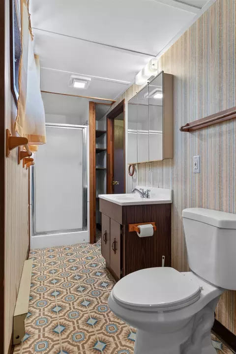 Bath - 911 Idlewilde Ct, Helena, MT 59601 photo 7 of 7