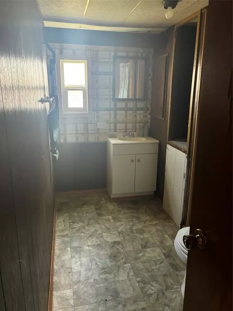 Bath - 2995 Prospect Ave, Helena, MT 59601 photo 1 of 6