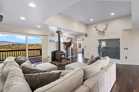 Living - 26 Silver Sage Rd, Townsend, MT 59644 photo 4 of 6