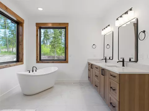 Bath - 415 Jefferson St, Kalispell, MT 59901 photo 1 of 6