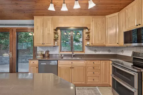 Kitchen - 46 Bootlegger Trl, Clancy, MT 59634 photo 8 of 8