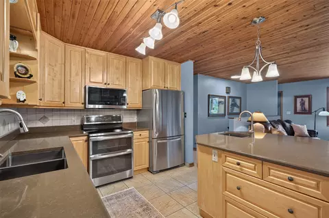 Kitchen - 46 Bootlegger Trl, Clancy, MT 59634 photo 4 of 8