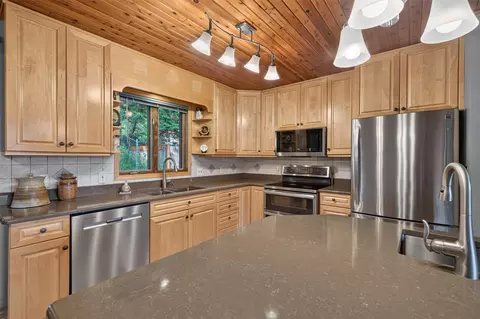 Kitchen - 46 Bootlegger Trl, Clancy, MT 59634 photo 2 of 8
