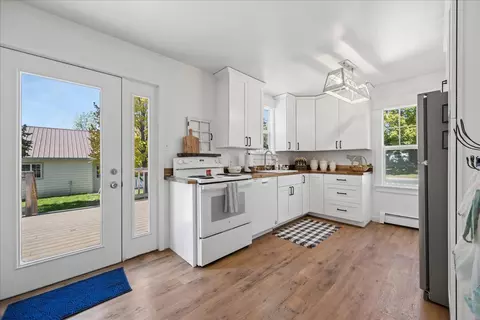 Kitchen - 1404 4th Ave E, Kalispell, MT 59901 photo 2 of 5