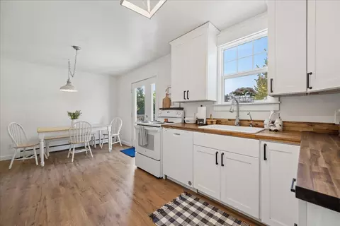 Kitchen - 1404 4th Ave E, Kalispell, MT 59901 photo 3 of 5