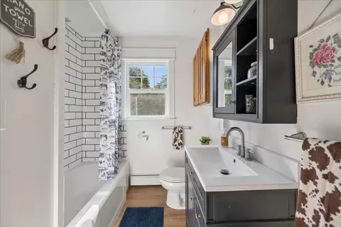 Bath - 1404 4th Ave E, Kalispell, MT 59901 photo 1 of 2