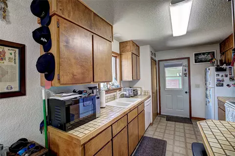 Kitchen - 1308 5th St E, Polson, MT 59860 photo 3 of 7