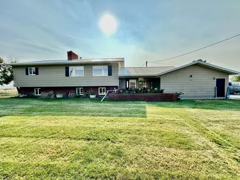 2606 N 17th Rd, Worden, MT 59088
