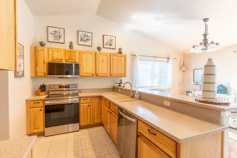 Kitchen - 987 Electric Ave, Bigfork, MT 59911 photo 2 of 4