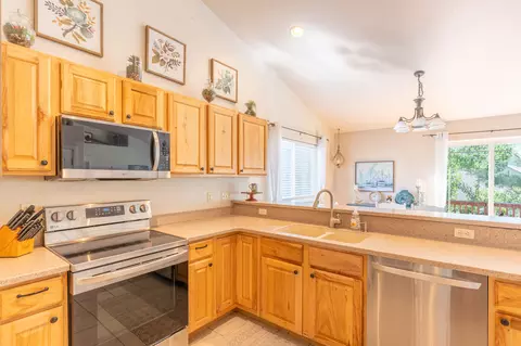 Kitchen - 987 Electric Ave, Bigfork, MT 59911 photo 4 of 4